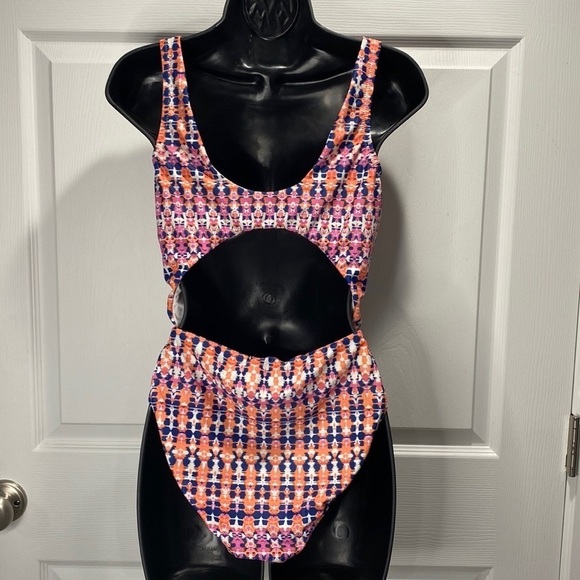 NWT JESSICA SIMPSON CUT OUT FUSCHIA MULTICOLOR ONE PIECE SIZE S - Picture 5 of 6